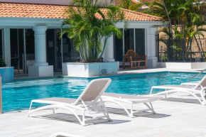 1BR Tropical Escape with Heated Pools Sauna BBQ